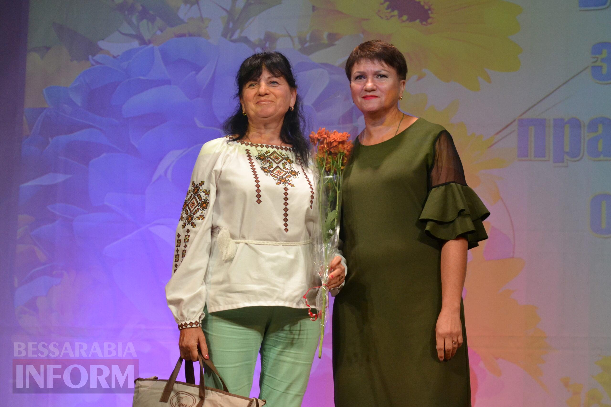 У Кілії відзначили День працівників освіти урочистостями, концертом та традиційним привітанням від Фонда Олександра Дубового