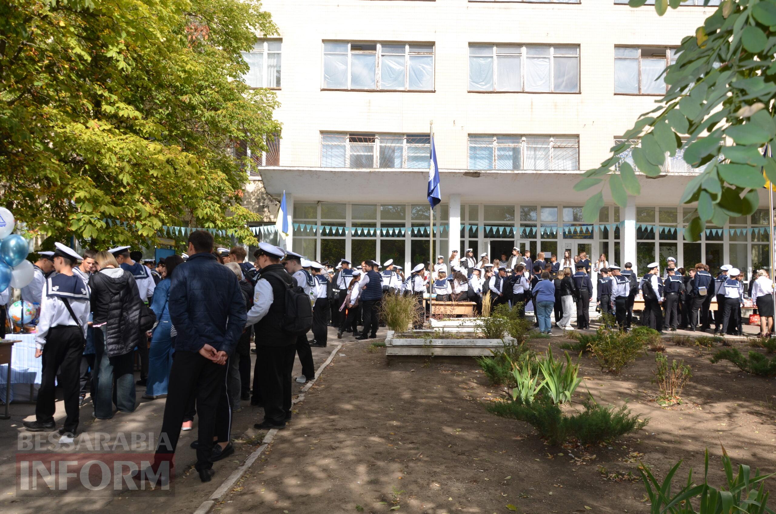 В Ізмаїлі Дунайський фаховий коледж провів благодійний ярмарок у морському колориті