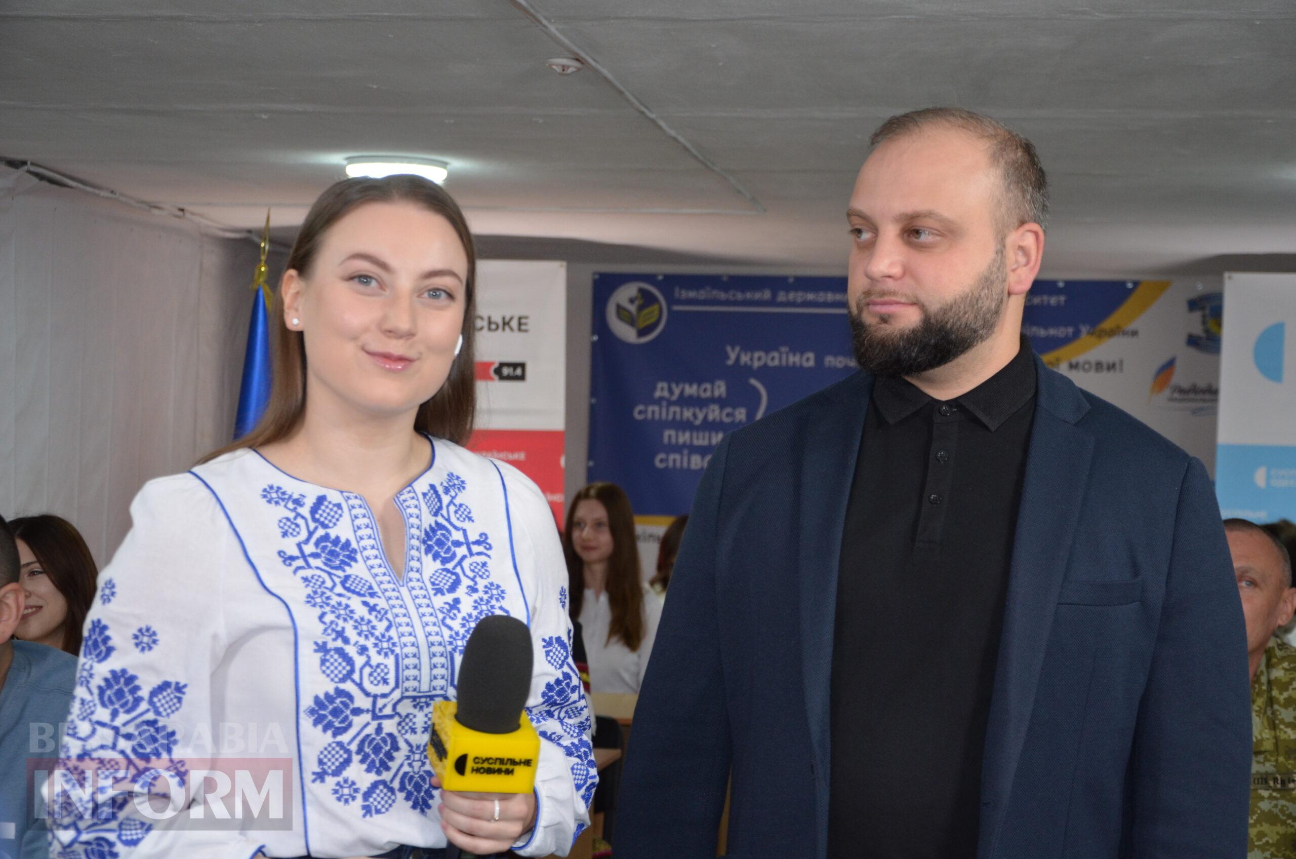 Ізмаїл писав радіодиктант національної єдності у прямому ефірі телемарафону "Єдині новини"