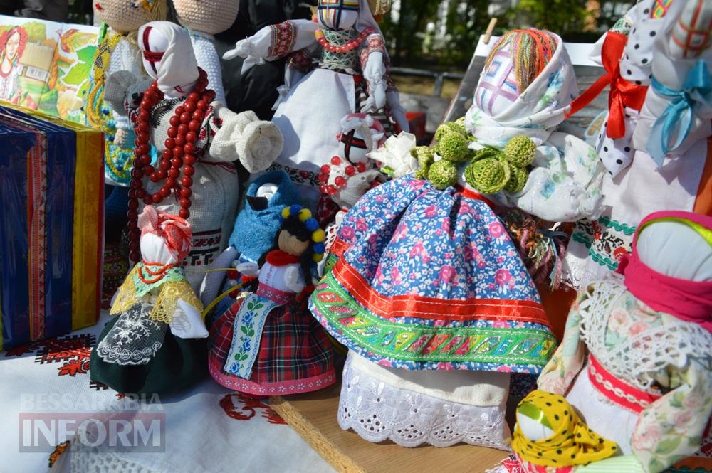 «Об'єднані однією метою»: Аккерман підтримав донатами українських захисників на благодійному ярмарку у центрі міста