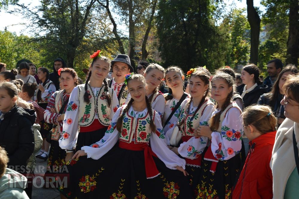 «Об'єднані однією метою»: Аккерман підтримав донатами українських захисників на благодійному ярмарку у центрі міста
