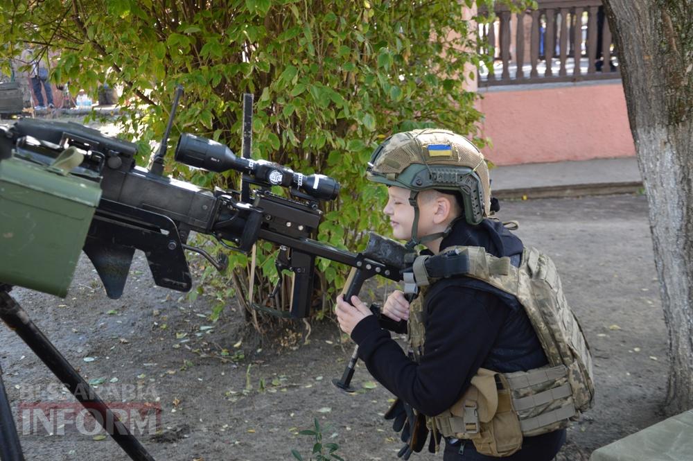 «Об'єднані однією метою»: Аккерман підтримав донатами українських захисників на благодійному ярмарку у центрі міста