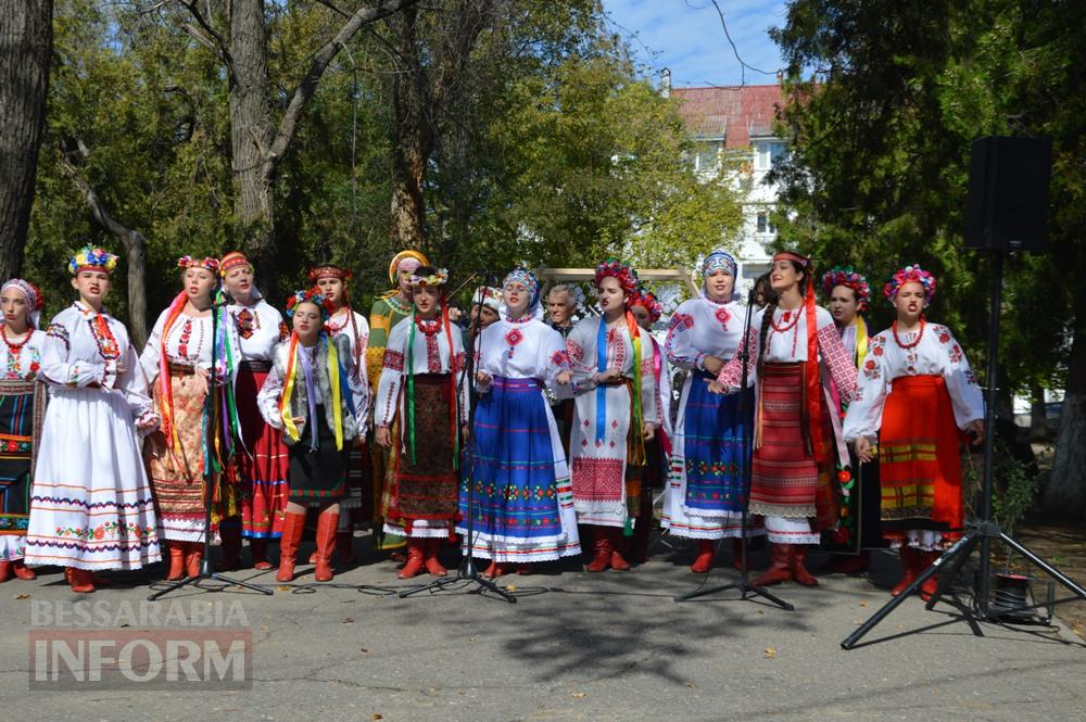 «Об'єднані однією метою»: Аккерман підтримав донатами українських захисників на благодійному ярмарку у центрі міста