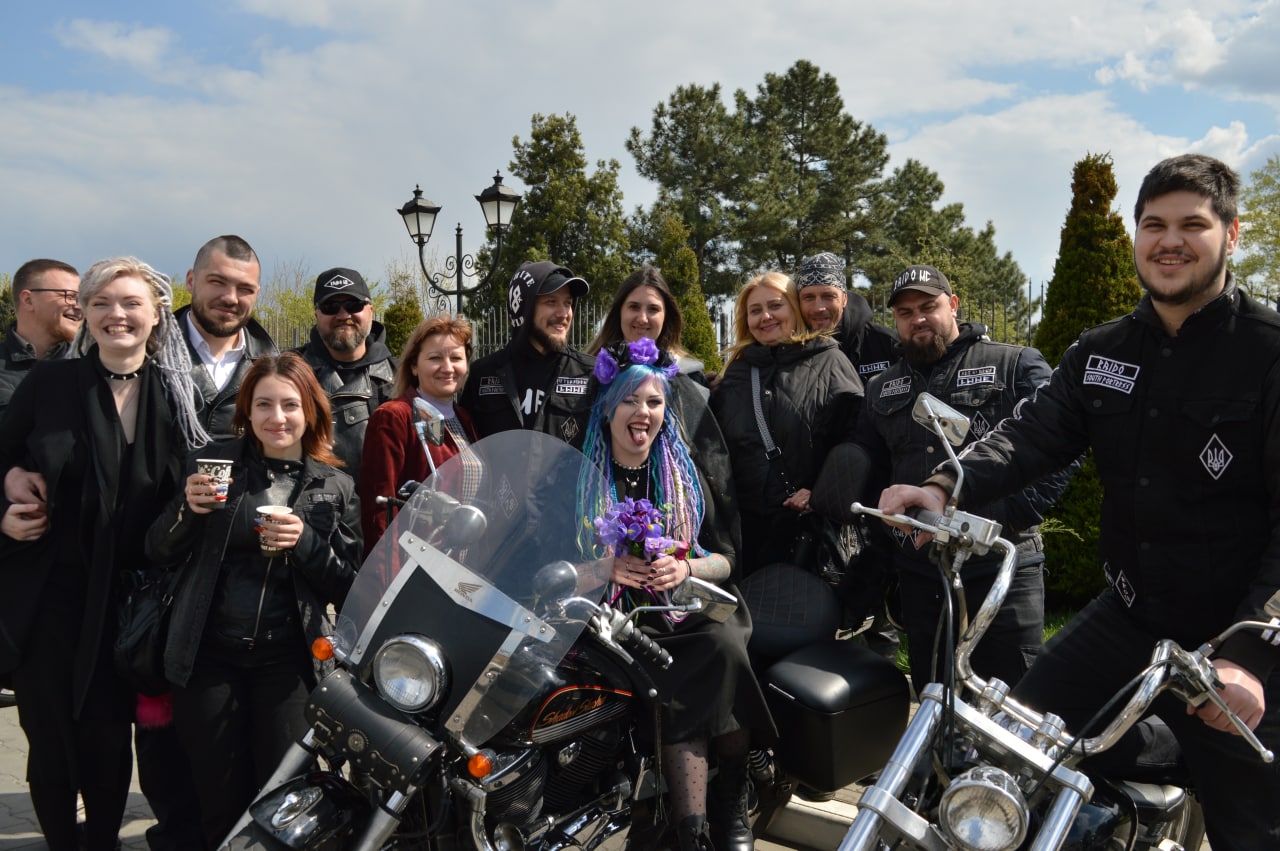 Один із засновників партизанського руху в Ізмаїлі, який проміняв байк на кермо військової автівки, розповів про найгарячіші моменти фронту та єдину мрію