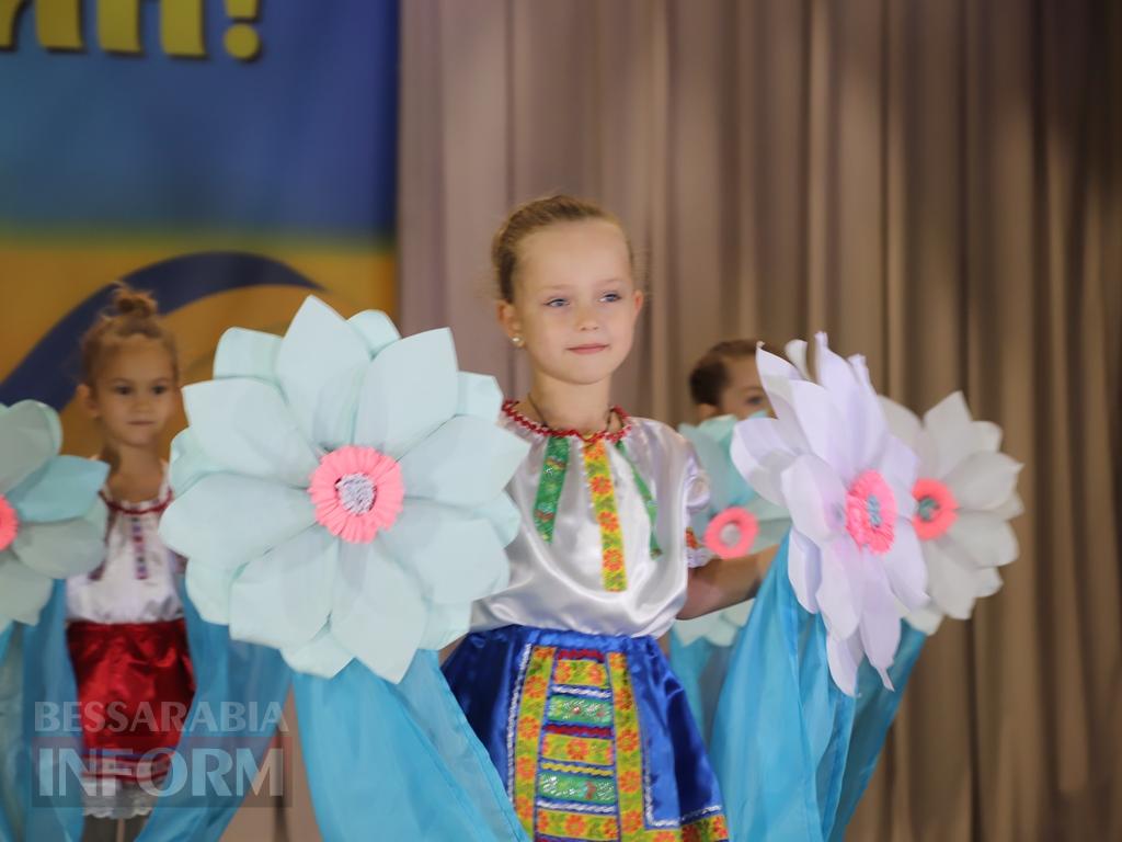 Тепло сердець, вдячність і оплески: Болградщина вшанувала освітян і хранителів знань