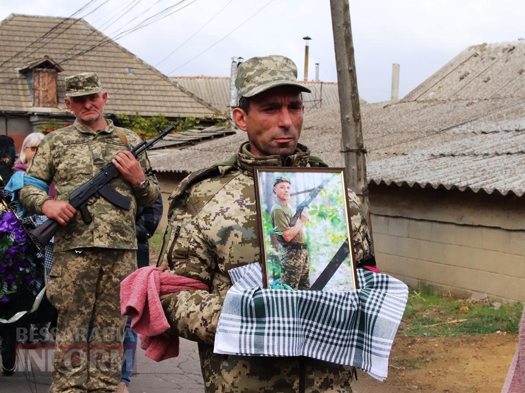 Сьогодні Болградська громада схилила голови над труною свого Героя — Георгія Адама