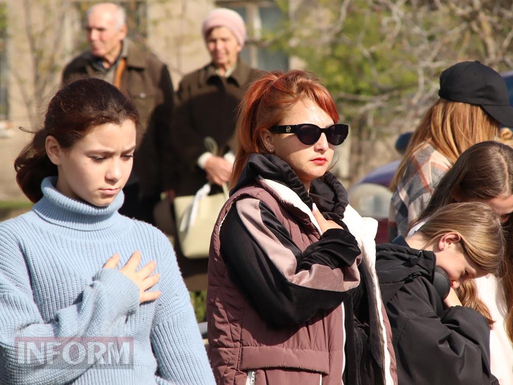 Він мріяв про новосілля, а отримав вічну домівку в серцях людей: у Болградській громаді відкрили меморіальну дошку Герою Денису Проданову