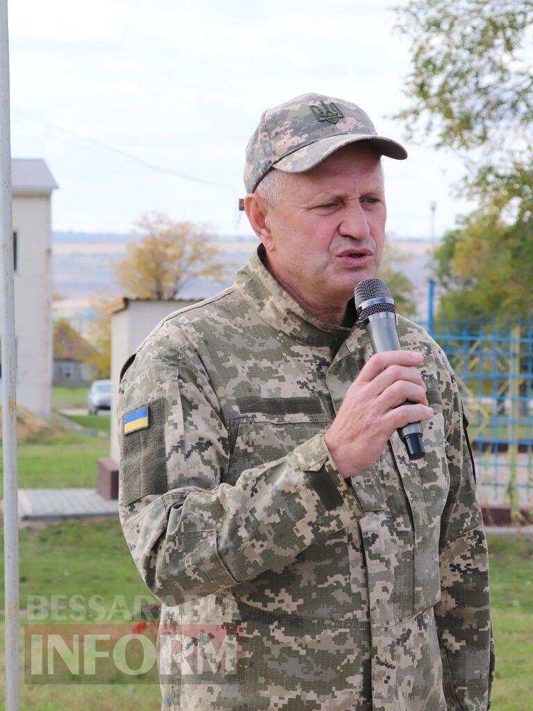 Він мріяв про новосілля, а отримав вічну домівку в серцях людей: у Болградській громаді відкрили меморіальну дошку Герою Денису Проданову