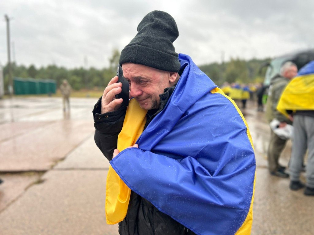 Ще 205 українців нарешті вдома: відбувся черговий обмін з рф