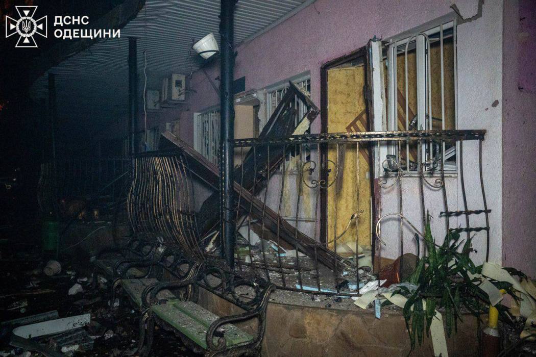 Унаслідок нічної атаки шахедами знеструмлено 44 населені пункти Одещини, є поранена