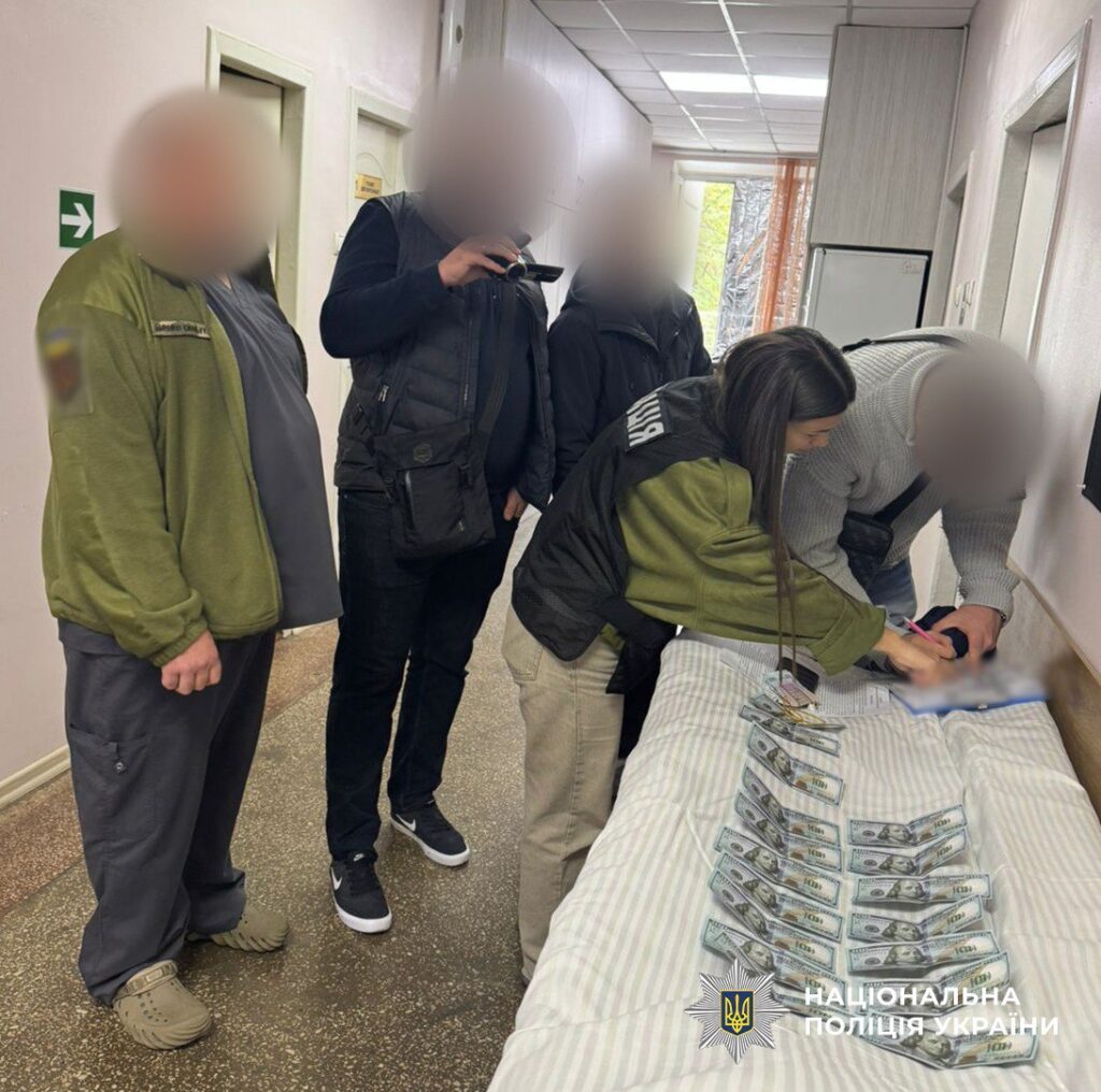 На Одещині на гарячому попався військовий медик-"рішала"