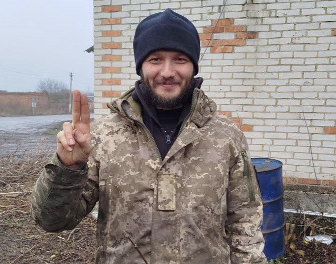 Один із засновників партизанського руху в Ізмаїлі, який проміняв байк на кермо військової автівки, розповів про найгарячіші моменти фронту та єдину мрію