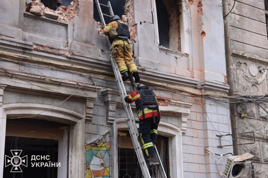 "Плювок росії кожному, хто наполягає на мирному рішенні": Зеленський відреагував на влучання шахеда по садочку у Харкові
