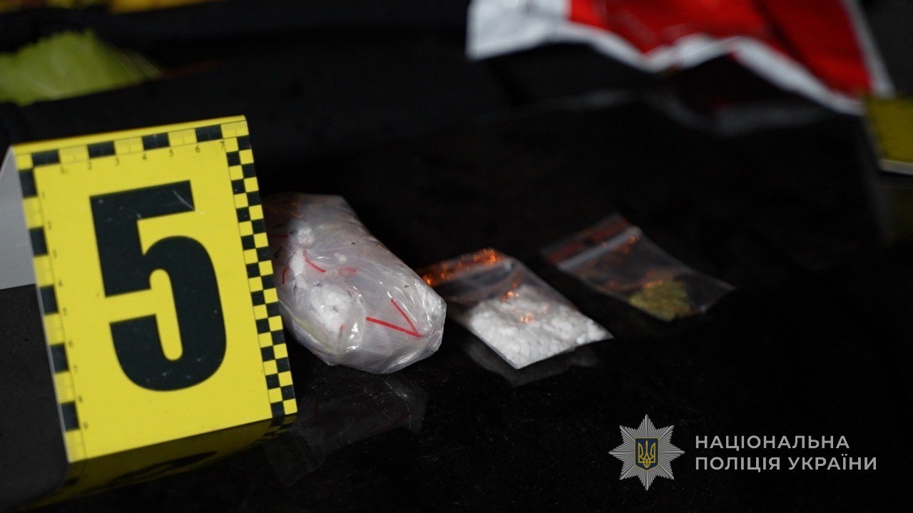 Затримано жителя Одеси, який підпалив дві автівки, йому загрожує до десяти років позбавлення волі
