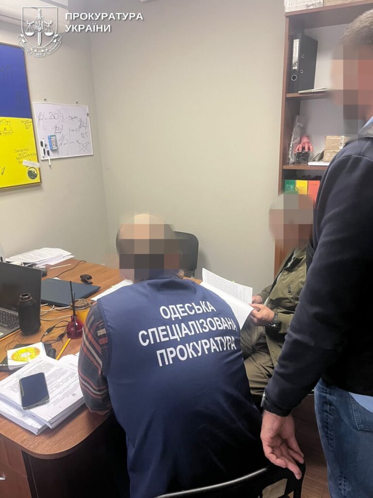 Понад мільйон незаконних виплат: колишнього посадовця Одеської військової академії викрили на злочині
