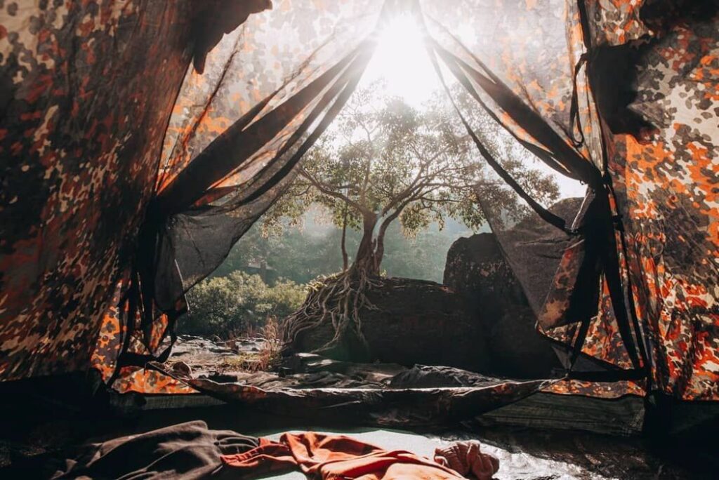 Ветеран війни з Аккермана після ПТСР та втрати брата знайшов зцілення у створенні унікальних музичних інструментів