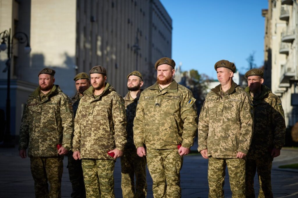 Президент особисто нагородив орденами чотирьох воїнів 808 Дністровської окремої бригади підтримки