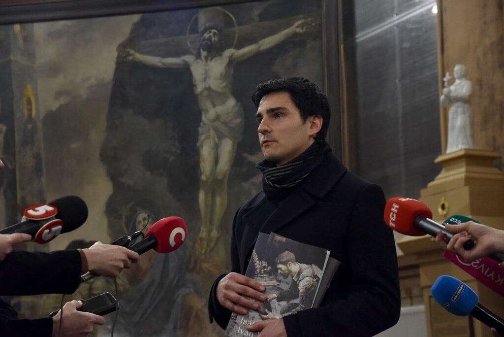 Символ віри і незламності: картину талановитого художника з Білгорода-Дністровського передадуть Папі Римському