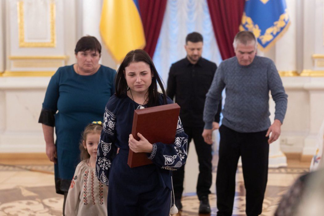 Президент особисто вручив родині загиблого Героя з Кілії високу посмертну нагороду