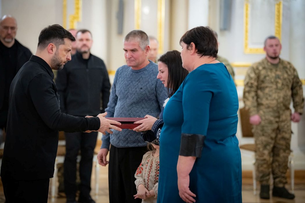 Президент особисто вручив родині загиблого Героя з Кілії високу посмертну нагороду