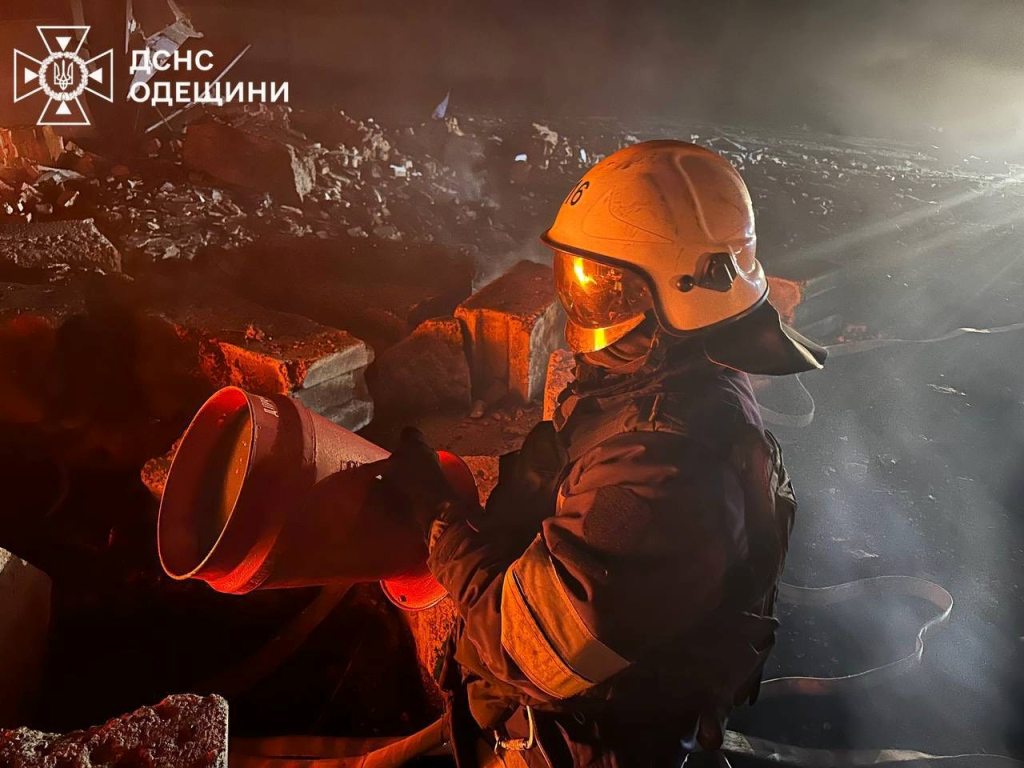 Уночі російські шахеди знову поцілили в об'єкти енергетики на Одещині