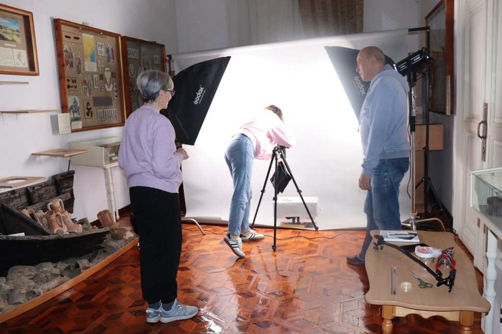 В одному з музеїв Ізмаїла завдяки мобільній лабораторії оцифровують експонати