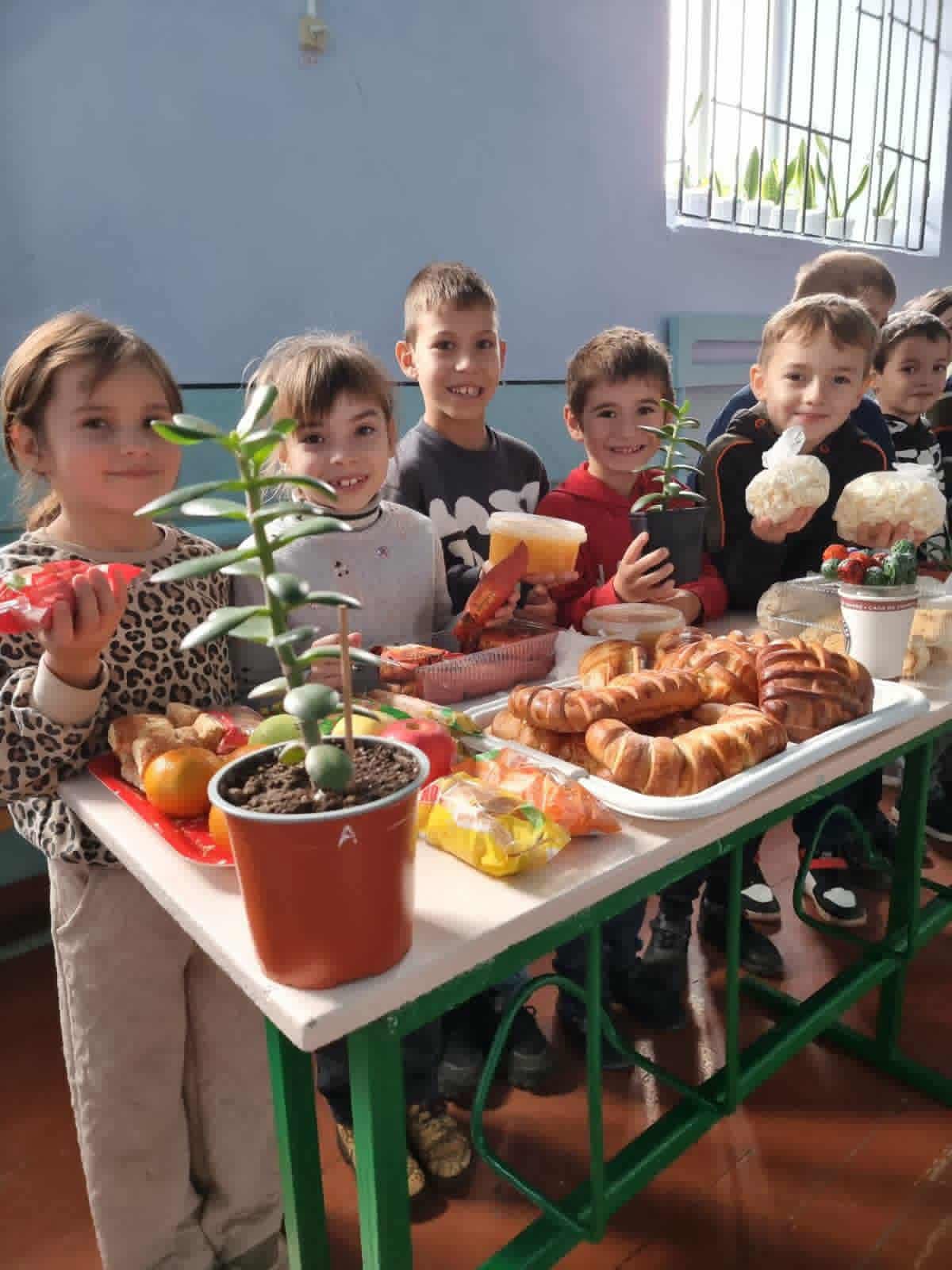 На ярмарку у гімназії Тарутинської громади зібрали 9 тисяч гривень