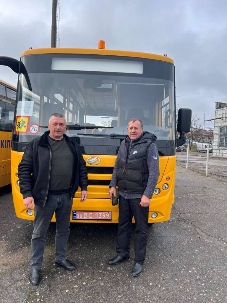 Громада Білгород-Дністровського району отримала новий шкільний автобус