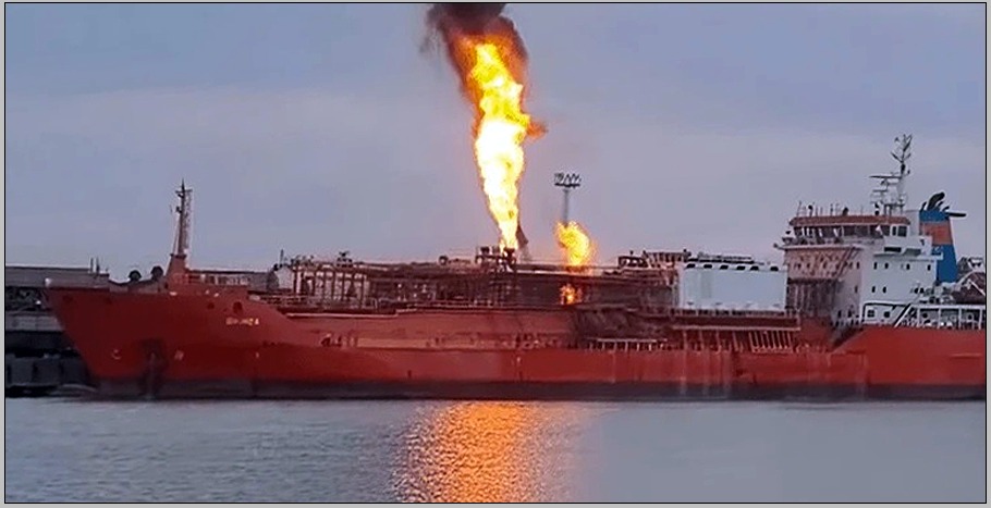 Cудно-газовоз, яке зайнялося після атаки на Ізмаїл, відшвартовано від причалу