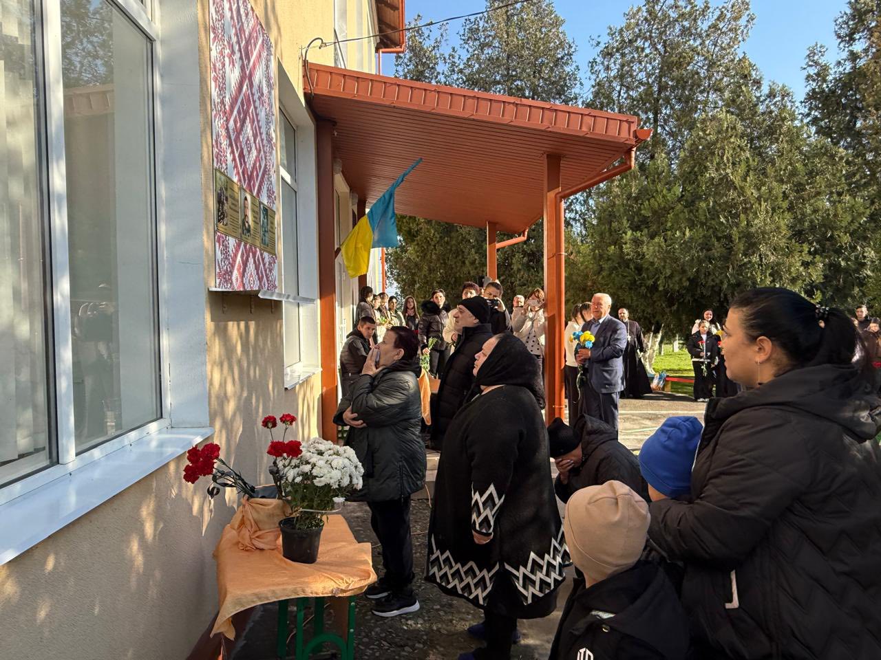 У селі Саф’янівської громади відкрили три меморіальні дошки на честь загиблих захисників