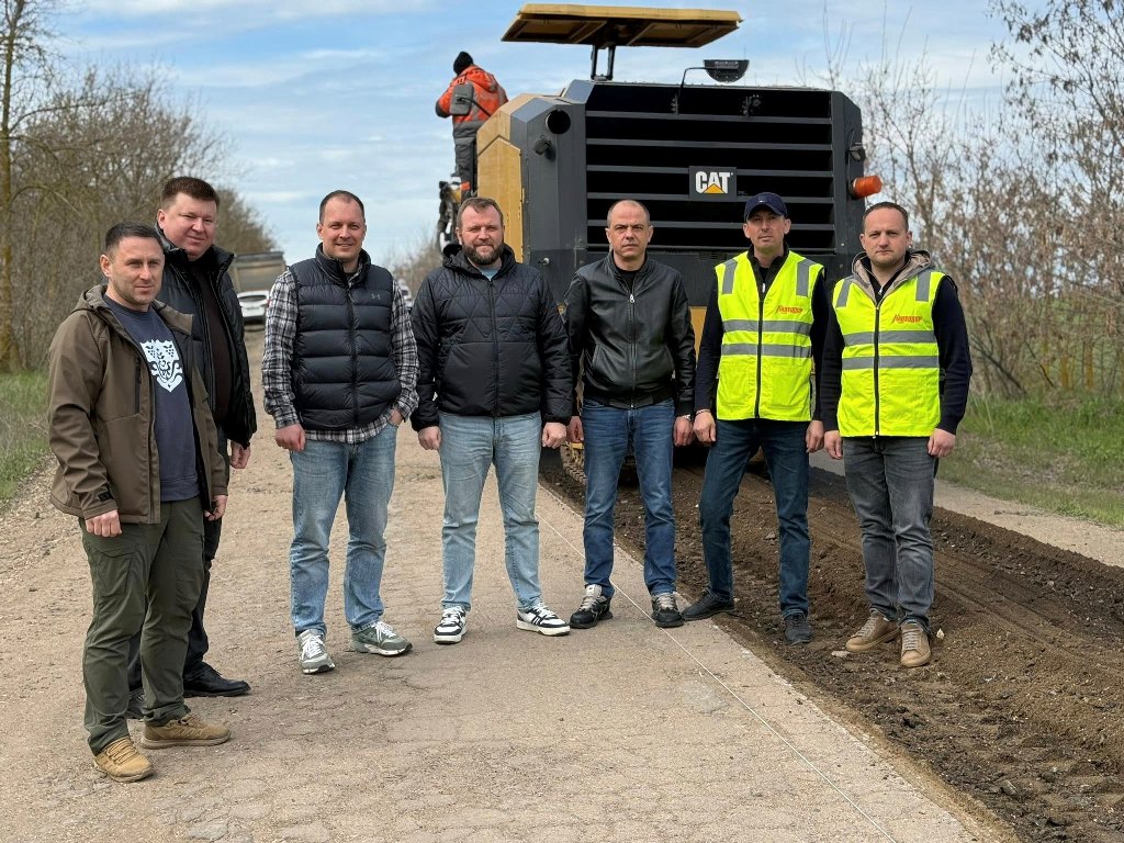 Між двома громадами Болградського району ремонтують аварійну дорогу
