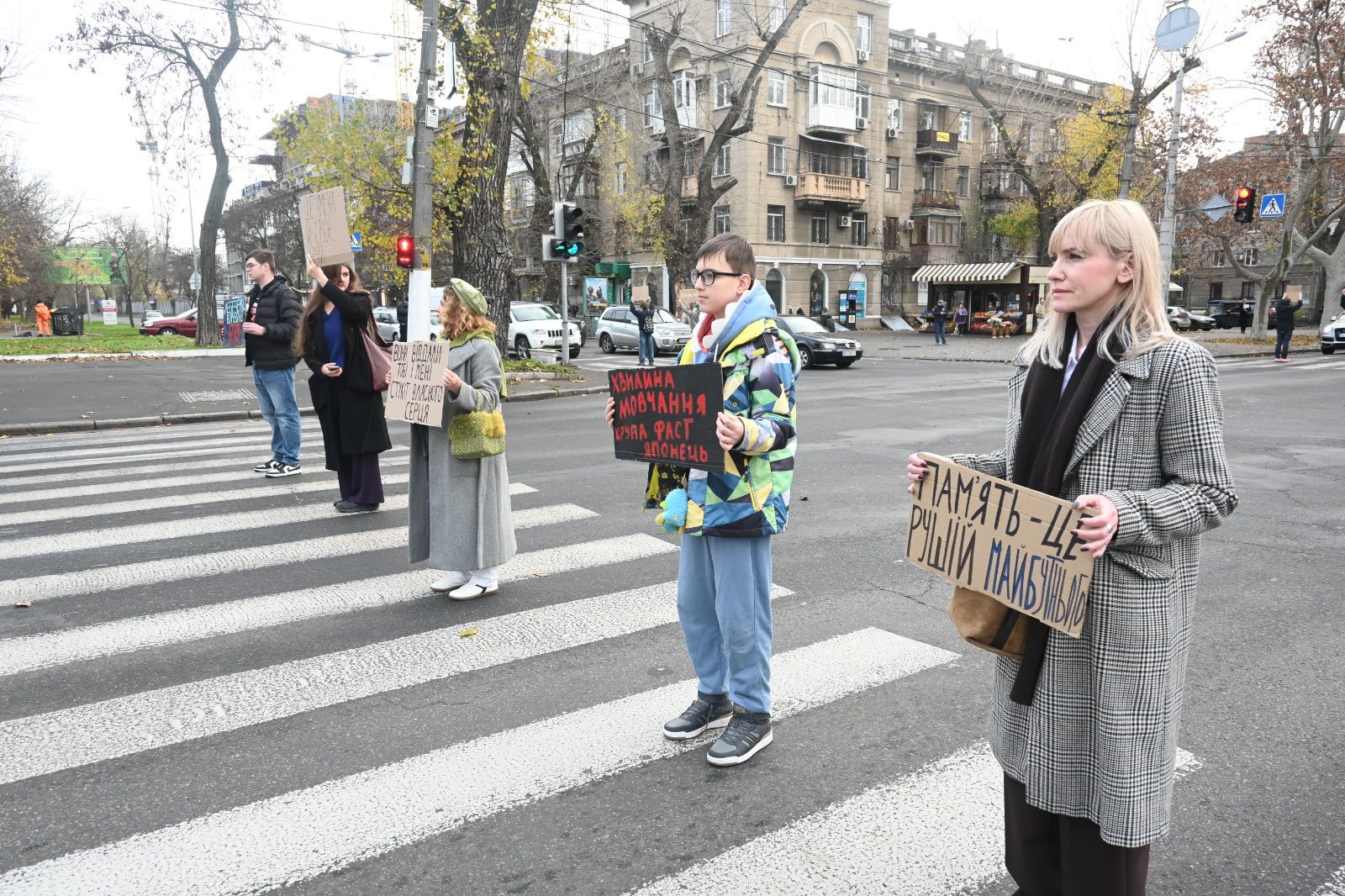 Перше місто в Україні: в Одесі почали вмикати «червоний» сигнал світлофору під час загальноукраїнської хвилини мовчання