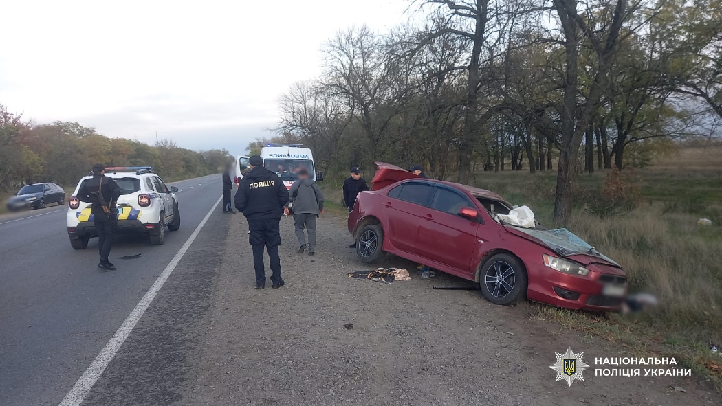 У ДТП на трасі Одеса-Рені загинула кермувальниця легковика: двоє дітей у лікарні