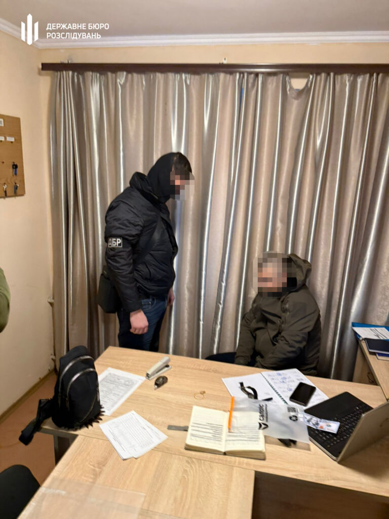 Погрожував ув'язненням та відрахуванням: посадовець одеської Військової академії вимагав гроші у курсантів