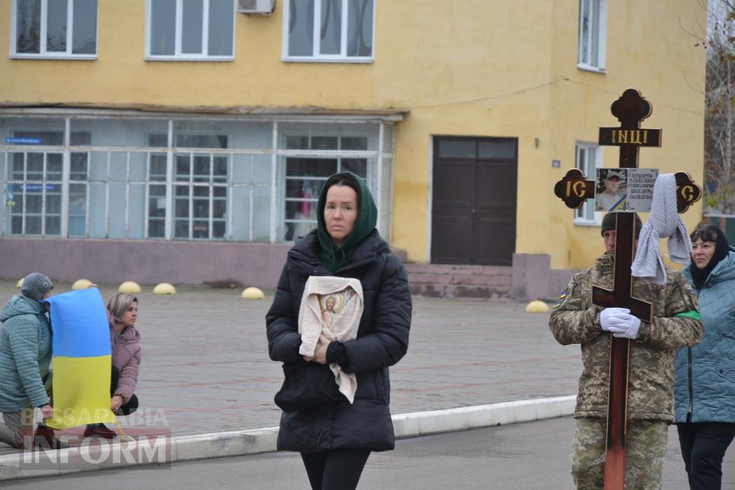 Любив родину та Батьківщину понад усе: Кілія простилася із загиблим на Харківщині Героєм