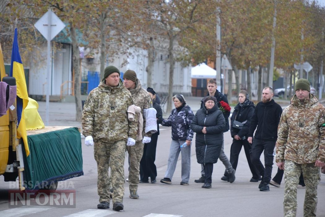 Любив родину та Батьківщину понад усе: Кілія простилася із загиблим на Харківщині Героєм