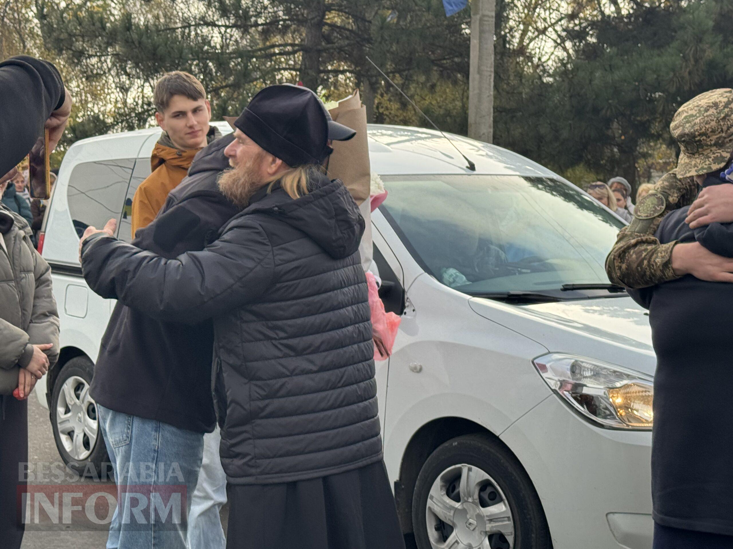 "Віра в Україну та людей не дали зламатися": Арциз зустрів земляка, який пережив три роки полону