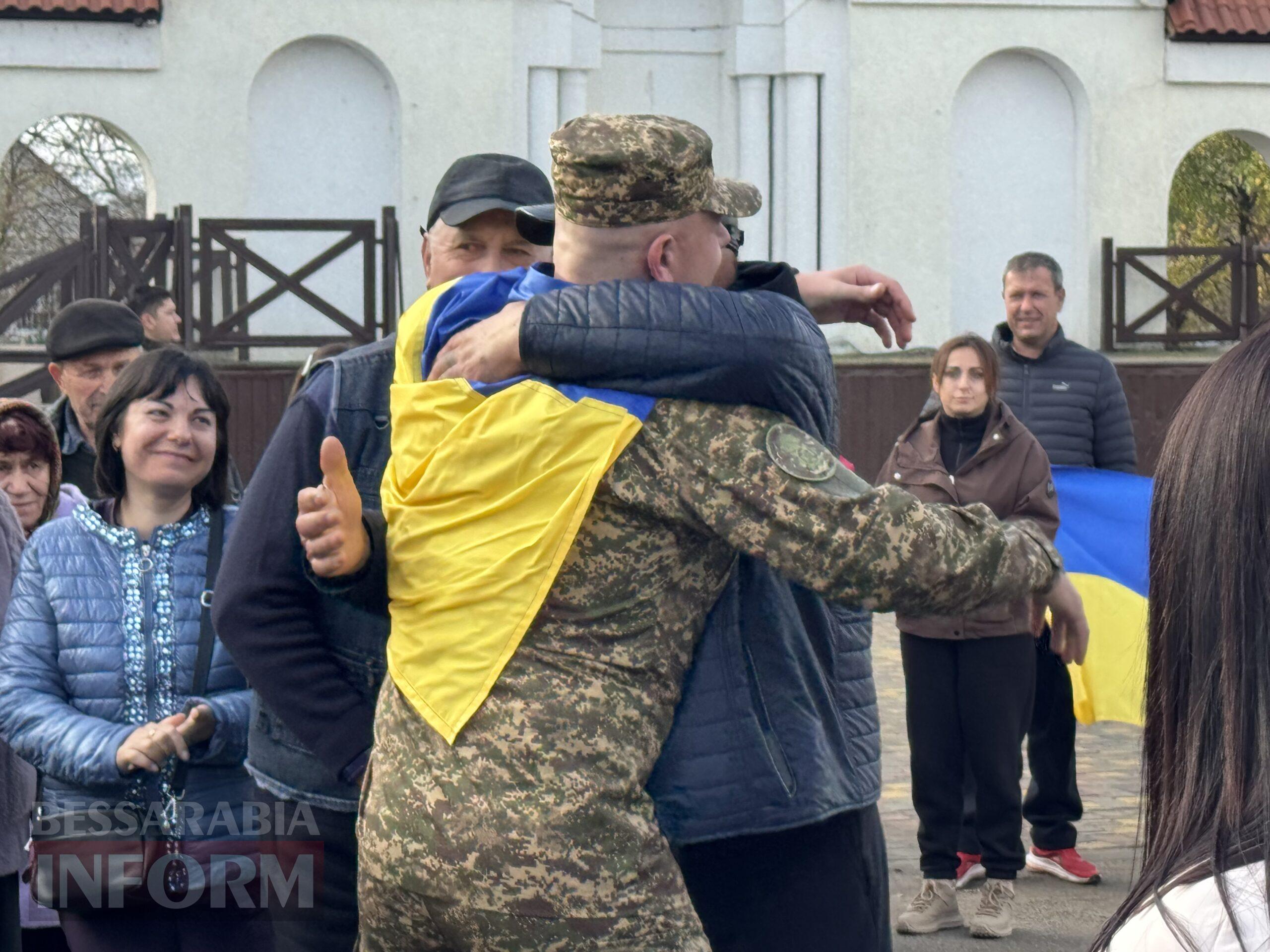 "Віра в Україну та людей не дали зламатися": Арциз зустрів земляка, який пережив три роки полону