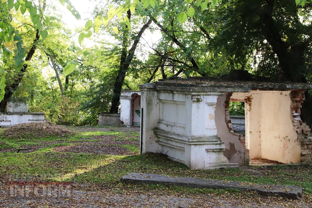 Поцілунок осені в Болграді: фотопрогулянка по оазисах міста