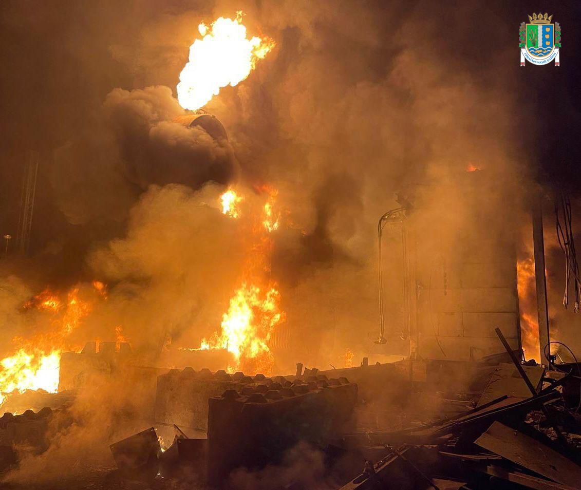 В Ізмаїлі ворог знову атакував обʼєкти цивільної інфраструктури - власні подробиці