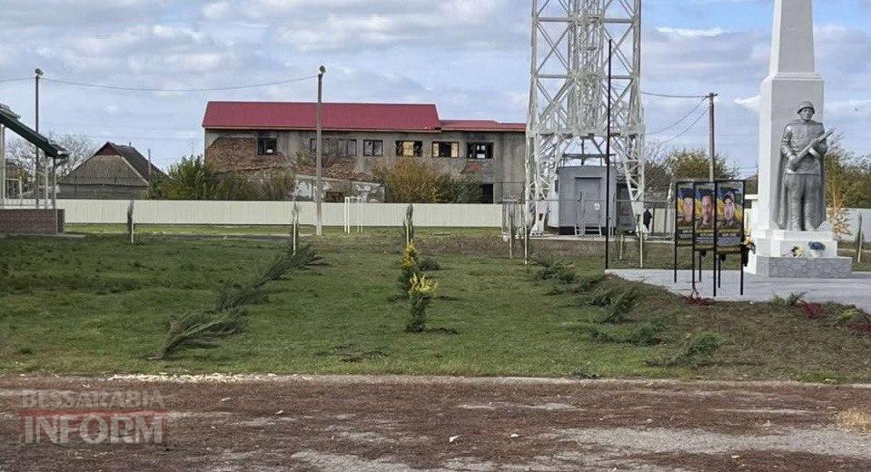 Мешканці села Ізмаїльського району облаштовують територію місцевої Алеї Слави
