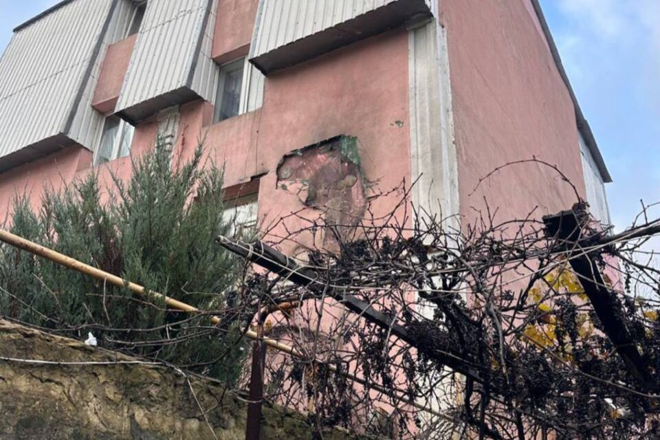Вранці 10 листопада ворог атакував Одещину, пошкоджено житловий будинок