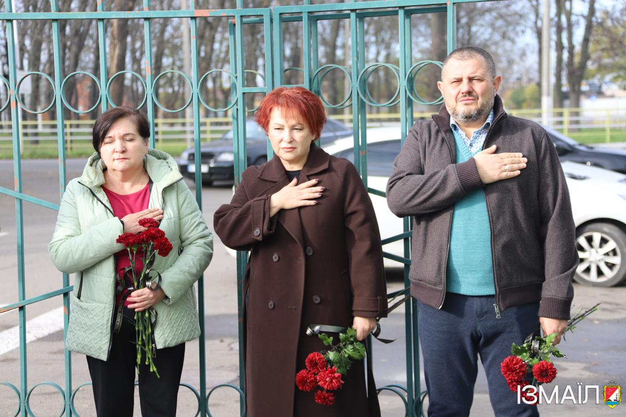 В Ізмаїлі відкрили меморіальну дошку захиснику Олексію Гайсюку