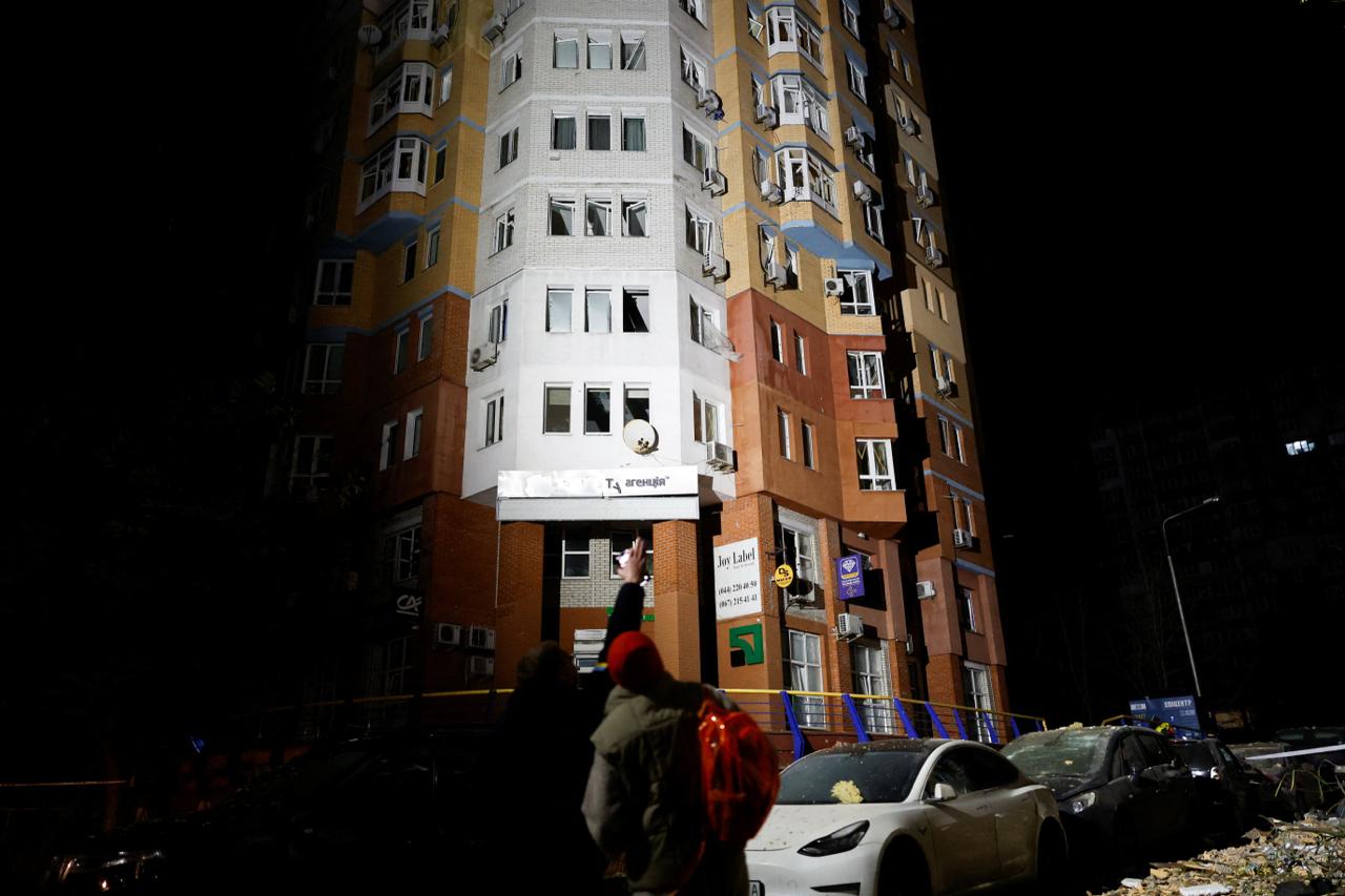 У ніч на 14 листопада Київ зазнав масованої комбінованої атаки рф: є загиблі та поранені