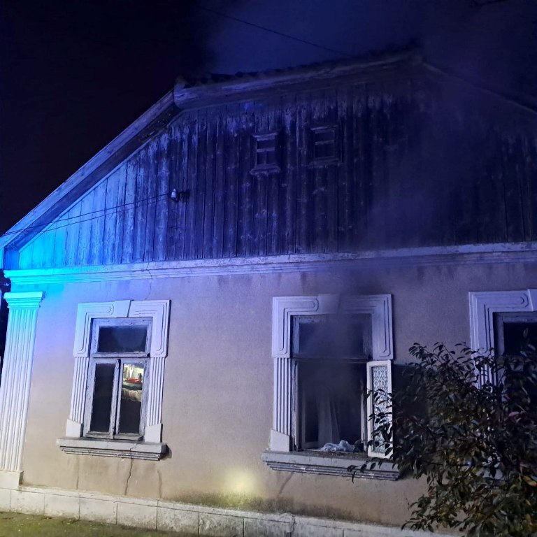 В Ізмаїлі пізно ввечері горів будинок пенсіонерки