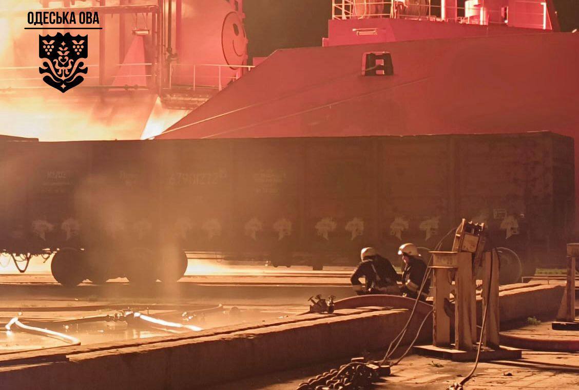 Ізмаїл ворог вчергове підступно атакував «шахедами»: постраждав молодий член екіпажу іноземного судна