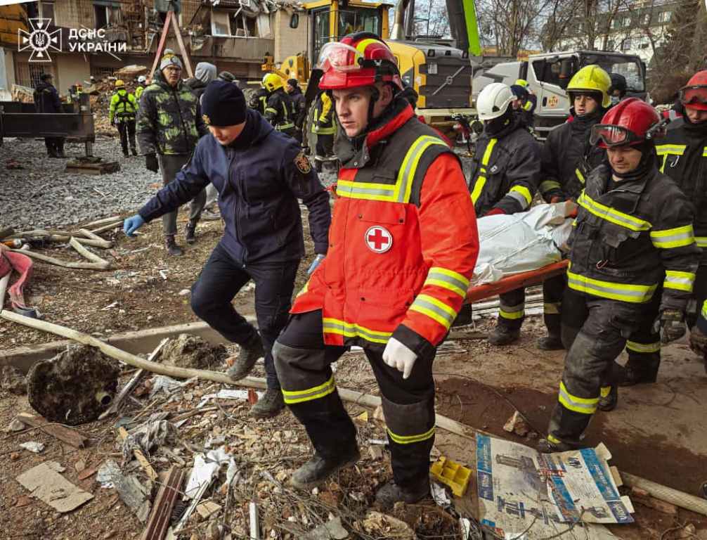 Чорний день у Тернополі: російська ракета забрала життя 25 людей, з них троє - діти