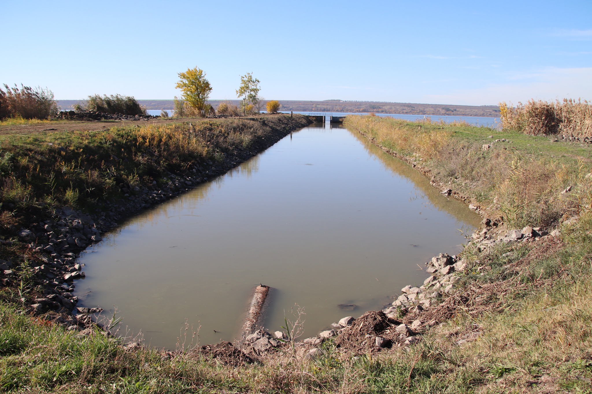 У Болградській громаді через критичне обміління Ялпуга з кранів тече коричнева вода: що робитиме місцева влада