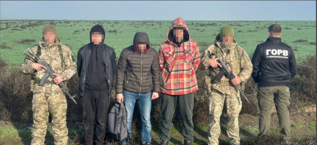 Житель Болградщини за долари "допомагав" чоловікам перетнути кордон