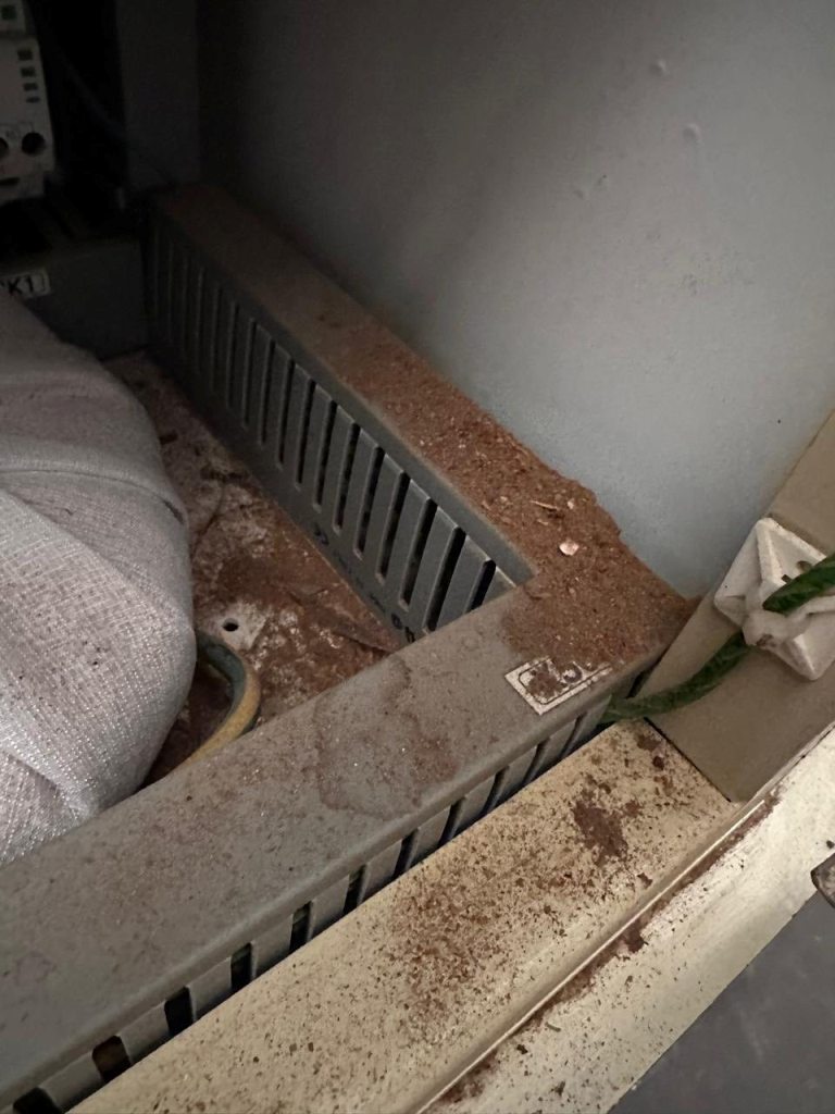 Через ПП "Рені" намагалися завезти устаткування для виробництва сигарет